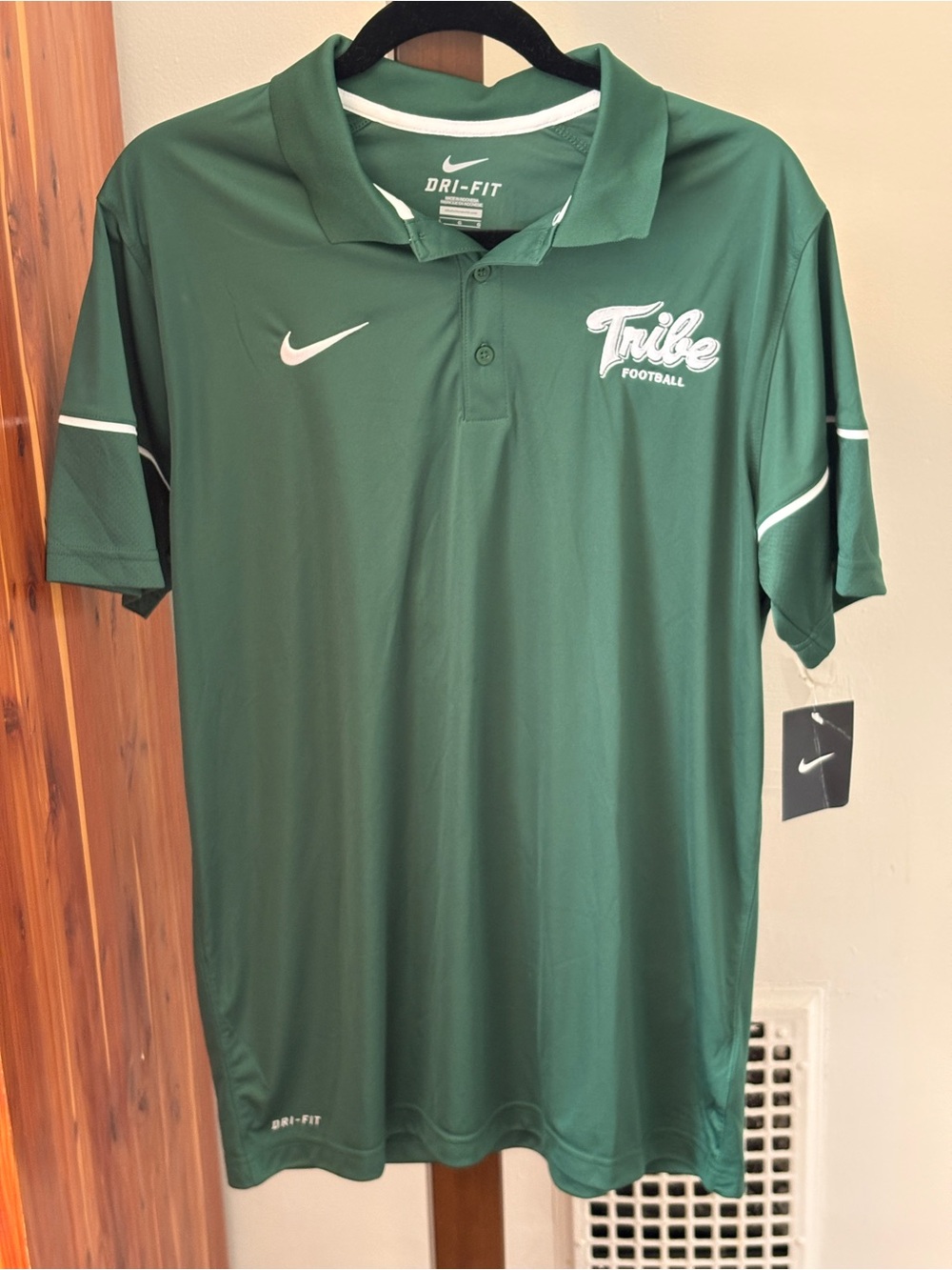 NWT Nike Embroidered William and Mary Tribe Football Polo L
